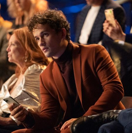 Gossip Girl Reboot Avoided Dan Humphrey's decision, which plagued the original series.